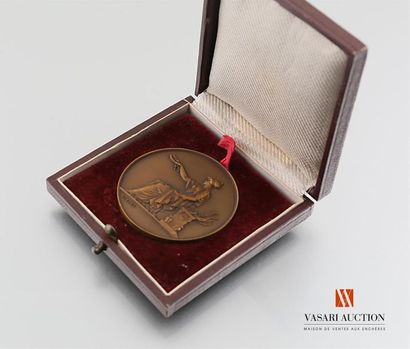 null Société industrielle du Nord de la France Lille 1945 - Médaille de table, bronze...