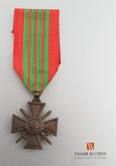 null France - Croix de guerre 1939, version peu courante, TBE
