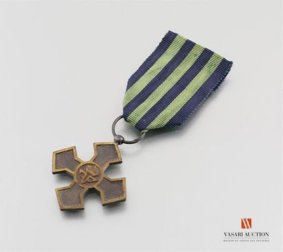 null Roumanie - Croix commémorative de la guerre 1916-1918, premier modèle, usure...