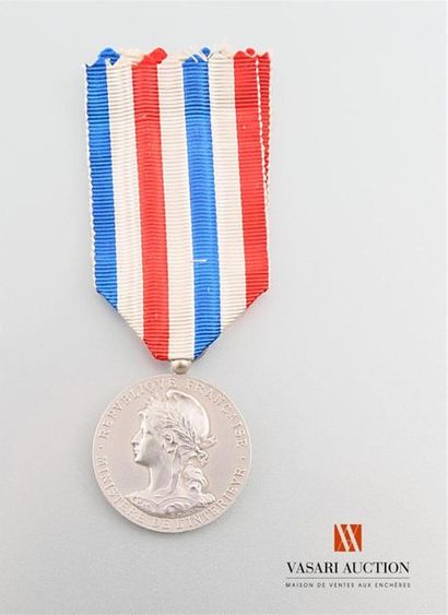 null France - Médaille du travail du ministère de l'intérieur, 1920, argent, BE
Poids...