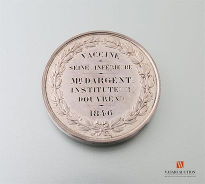 null La vaccine, médaille, argent, 41 mm, attribuée 1846, tranche lisse, un choc...