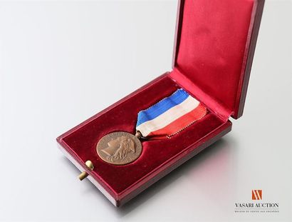 null Ministère de l'intérieur, médaille des épidémies, bronze 27 mm, gravée par Ponscarme,...