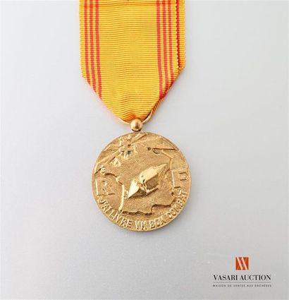 null France, médaille du réfractaire 1939-1945, gravée par Hollebeck, bronze doré...