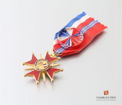 null Médaille de l'association Franco Britannique, insigne d'officier, ruban avec...
