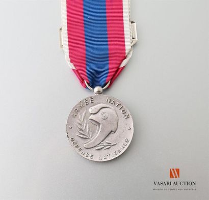 null France: médaille de la Défense nationale, agrafe Légion étrangère, échelon argent,...