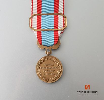 null France - Médaille commémorative d'Afrique du Nord, avec agraphe Algérie, Bronze,...