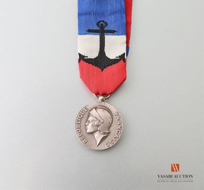 null France: Ministère de la défense, médaille d'honneur, marine, attribuée 1987,...