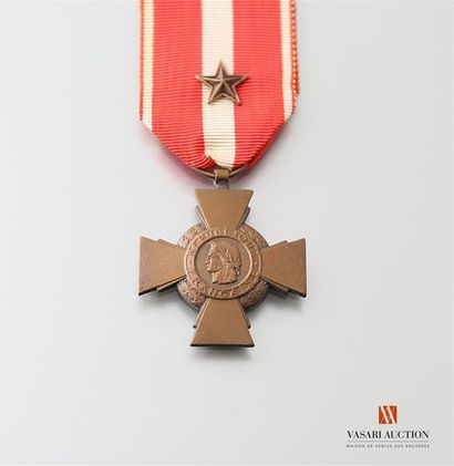 null France: croix de la valeur militaire, bronze, ruban avec étoile de bronze, ...