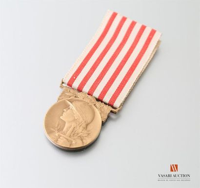 null France: médaille commémorative de la guerre 1914-1918, tirage de Morlon, 33...