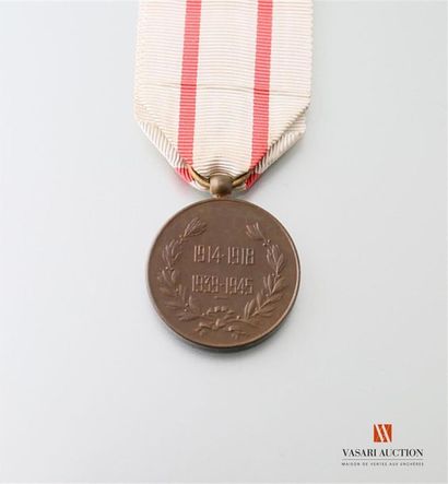 null France: médaille commémorative des batailles de France 1914-1918, 1939-1945,...