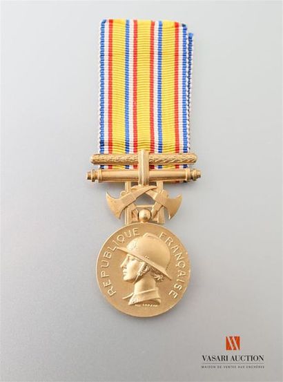 null France: Ministère de l'intérieur, médaille d'honneur des sapeurs pompiers, ...