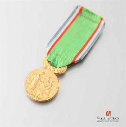 null France: médaille de la fédération mutualiste du Pas de Calais, bronze doré,...