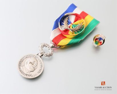 null République centrafricaine - Médaille du travail 1962, poinçons Arthus Bertrand...
