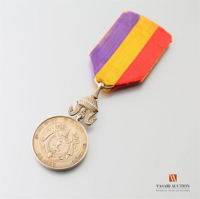 null Cambodge - Médaille du Roi Sisowath I°, qui régna du 28 février 1906 au 9 août...