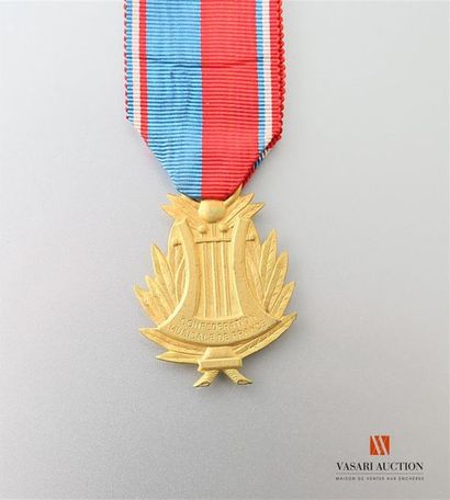 null Médaille de la confédération musicale de France, fabrication G.Moret Paris modèle...