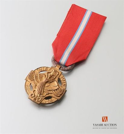 null Tchécoslovaquie - Médaille commémorative de la guerre 1914-1918, TTB
