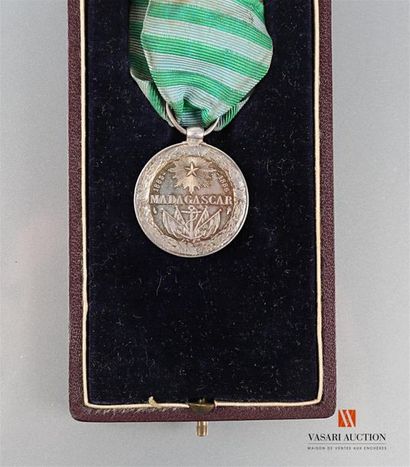 null France: médaille commémorative Madagascar 1885-1886, première expédition, argent,...