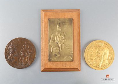 null Aux héros de la mer, plaque bronze 9,4 x 5,5 cm, signée Paul BARGAS d'après...