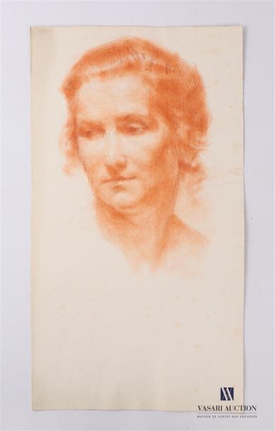null VAN ROY Dolf (1858-1943) 
Portrait de femme songeuse
Sanguine 
Non signée
(petites...