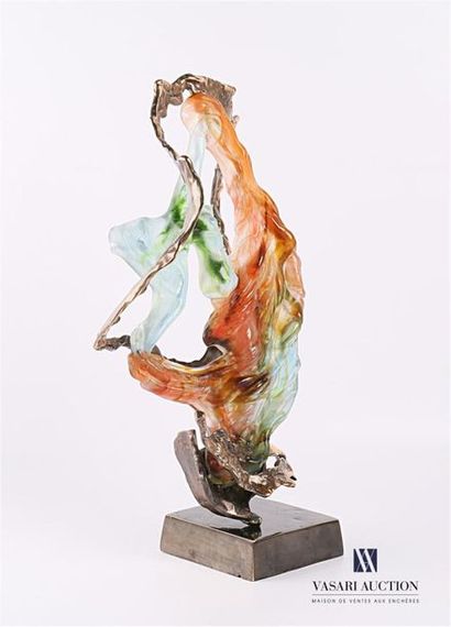 null LOHE Yves (né en 1947)
La Danseuse
Bronze et pâte de verre teintée bleu, vert...