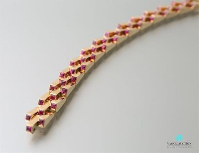 null BOUCHERON
Staircase bracelet in 750-thousandths yellow gold with articulated...