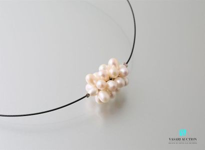 null Cable necklace decorated with a cluster of freshwater cultured pearls
Diameter:...