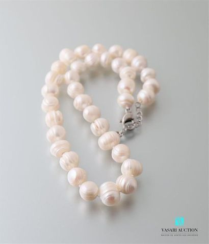 null Choker necklace of freshwater cultured pearls
Length: 43 cm approximately