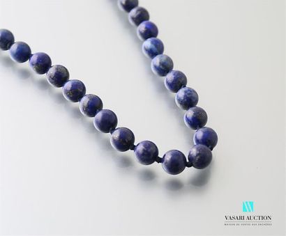 null Necklace of lapis lazuli pearls
Length: 46 cm approximately