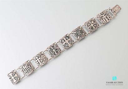 null Silver bracelet decorated with medallions.
Weight: 35.68 g