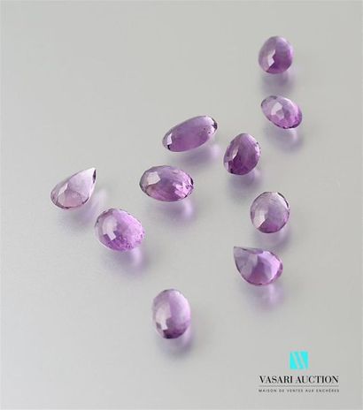 null Ten oval or faceted pear amethysts calibrating a total of about 52 carats
