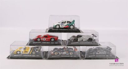 null Lot comprenant six vehicules dont Porsche 956, Skoda Fabia WRC, TWR Porsche,...