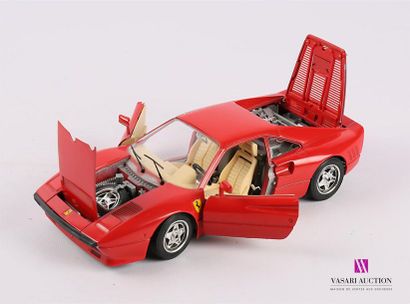 null BURAGO (Italie)
Voiture 1/18 Ferrari GTO
(état d'usage)