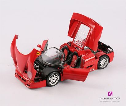 null BURAGO (Italie)
Voiture 1/18 Ferrari F50
(état d'usage)