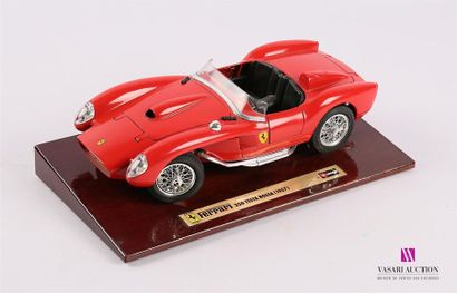 null BURAGO (Italie)
Voiture 1/18 Ferrari 250 Testa Rossa
(état d'usage)