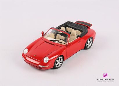 null BURAGO (Italie)
Voiture 1/18 Porsche Carrera 911 Cabriolet (1993) rouge
(état...