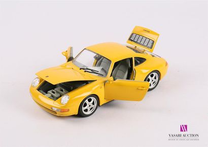 null BURAGO (Italie)
Voiture 1/18 Porsche Carrera 911 (1993) jaune
(état d'usage...