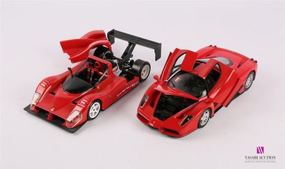 null HOT WHEELS (Chine)
Deux voitures 1/18 Ferrari 333 SP - Enzo Ferrari
(état d...