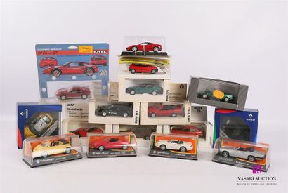 null Lot de seize véhicules comprenant : Alfa Romeo Spider (1996), BMW 325i, BMW...