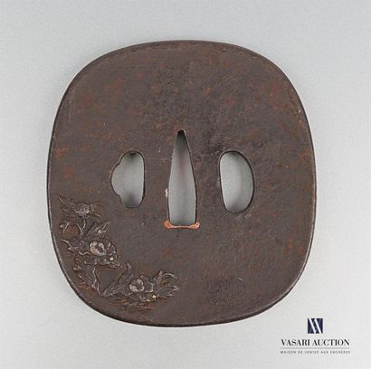 null Quadrangular iron Tsuba with flowered branches and butterfly
decoration (wear...