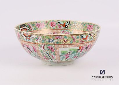 null CHINA - CANTON
Round porcelain bowl with polychrome enamelled decoration in...