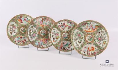 null CHINA - CANTON
Set of four white porcelain plates treated in polychrome and...