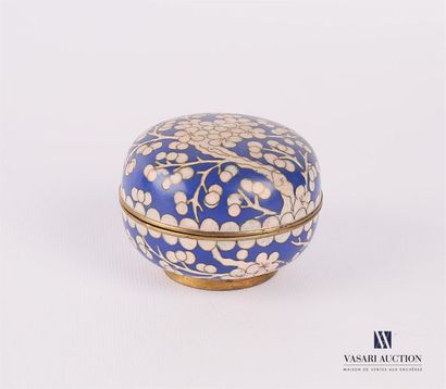 null JAPAN
Round-shaped pillbox in partitioned enamels decorated with branches of...