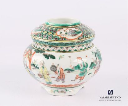 null CHINA
Pot in white porcelain treated in polychrome with decoration of scenes...