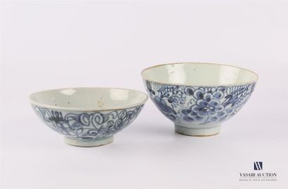null CHINA
Two porcelain cups with blue and white decoration of foliage and flowers.
Mark...