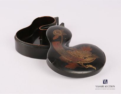null CHINA
Lacquered wooden box in the shape of a cucurbit with decoration of a flowered...