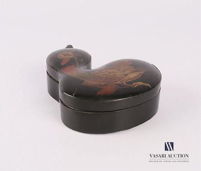 null CHINA
Lacquered wooden box in the shape of a cucurbit with decoration of a flowered...