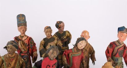 null CHINA
Set of twelve boiled cardboard characters depicting characters in traditional
19th...
