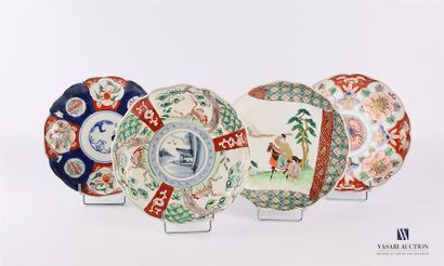 null JAPAN
Four porcelain plates decorated with polychrome enamels called Imari,...