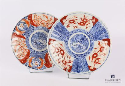 null JAPAN
Two white porcelain plates with polychrome decoration known as Imari of...