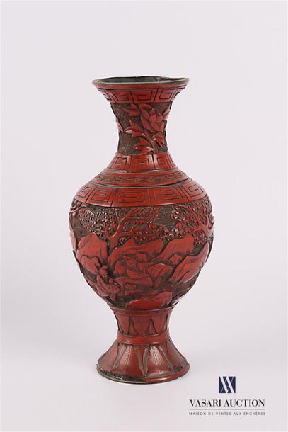 null CHINA
Vase of baluster shape in metal covered with red Cinnabar lacquer carved...